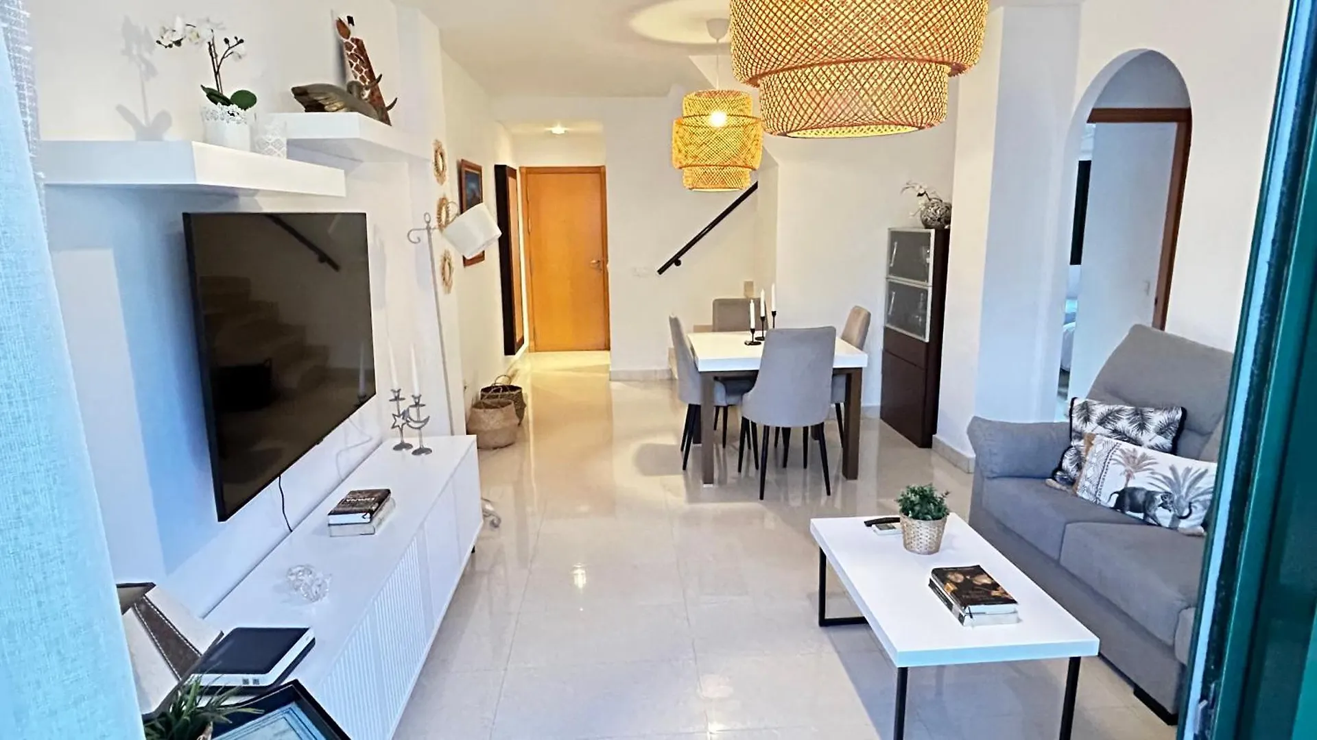 Atico Calas De Nerja Apartment