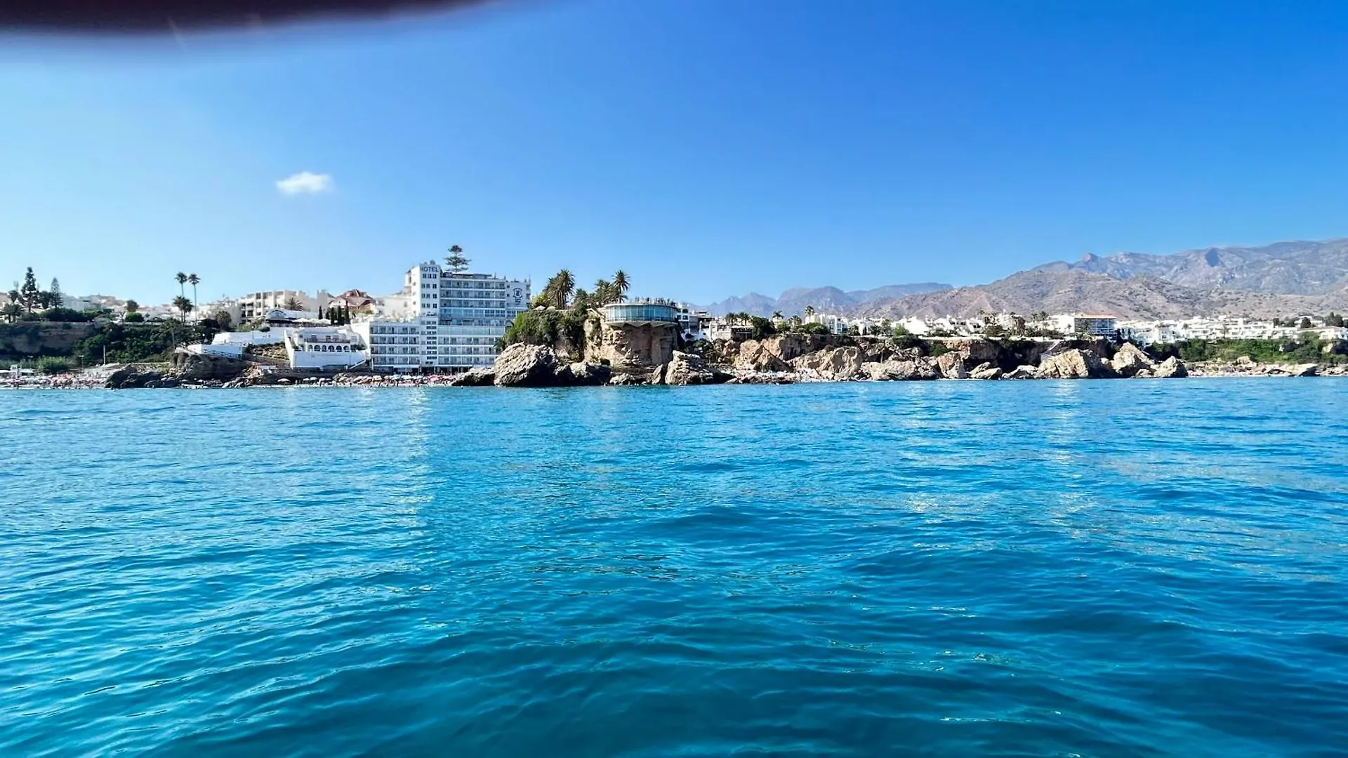 Atico Calas De Nerja Apartment