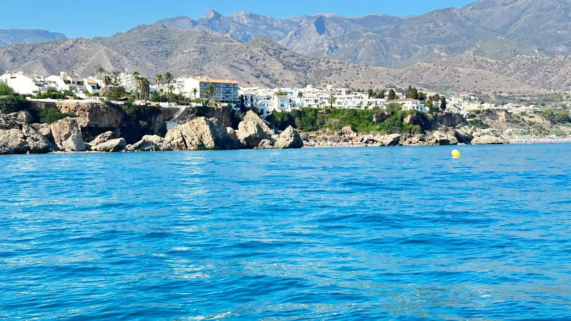 Atico Calas De Nerja Apartment